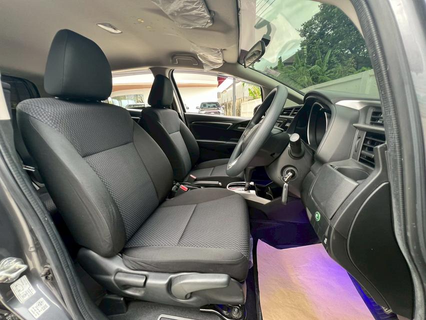 ปี 2021 HONDA JAZZ, 1.5 i-VTEC S โฉม ปี14-ปัจจุบัน สีเทา เกียร์ออโต้ เครื่องเบนซิน มือเดียวป้ายแดง 18