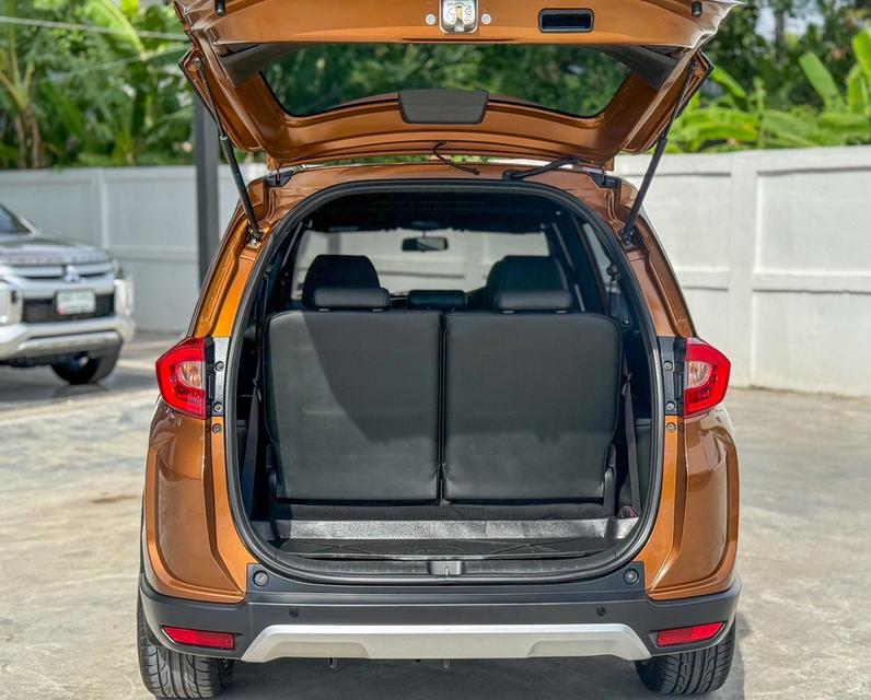 ปี 2018 HONDA BRV, 1.5 SV  รถมือเดียว คู่มือบุ๊คเซอร์วิส กุญแจสำรองครบ 17