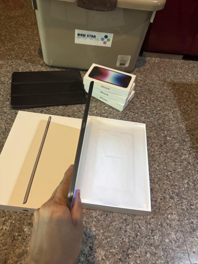 ขายๆๆๆถูกๆๆiPadGen9สีSpace Gray 256กิ๊กยกกล่องอีมี่ตรงWifi Celluer ใส่ซิมได้ตัวTopสุดสูนTrueเครื่องใช้งานดีทุกๆฟังชั่นรีสโตได้ตลอดไม่มีติดไอคราว Model รูปที่ 5