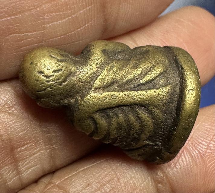 รูปหล่อ ล.พ.เงิน วัดห้วยเขน พิมพ์ B เนื้อโลหะเขียวอมเหลือง 8