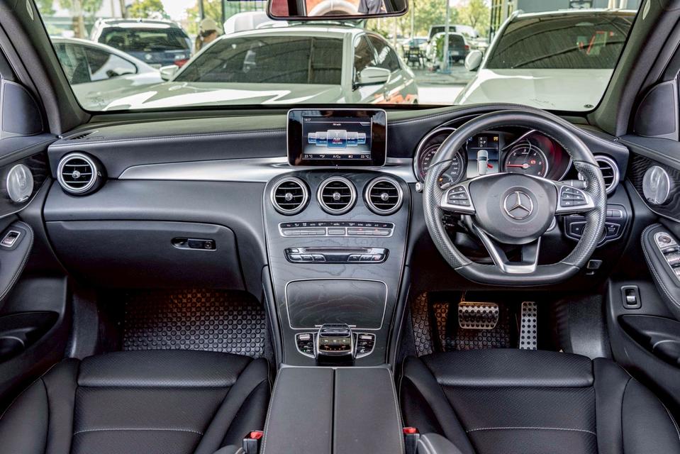 รหัสรถ NP160 รุ่นรถ : BENZ GLC250D AMG DYNAMIC 4MATICปีรถ : 2018 12