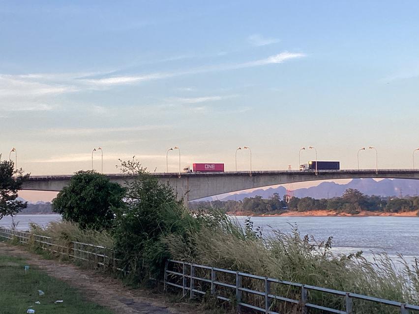 ให้เช่าที่ดืน13ไร่ใกล้สะพาน3ติดถนนเรียบโขงนครพนม 10