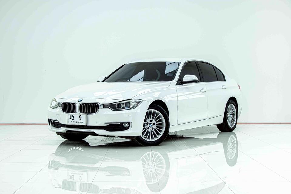 BMW SERIES 3 320D 2.0 LUXURY F30 2013ซีดานขับหลัง ดีเซล แรง ประหยัด 20 กม/ลิตร