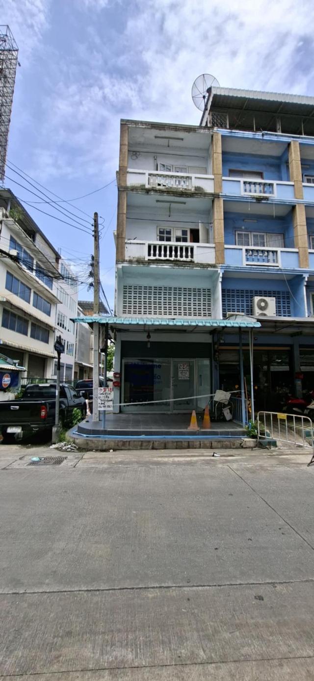 ขายตึกแถวติดตลาดสี่มุมเมือง พหลโยธิน83 แปลงมุม จากถนนใหญ่เข้าซอยเพียง 50 เมตร ทำเลดี ใกล้แหล่งชุมชน 1