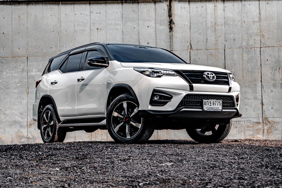 (แจ้งรหัสรถ CBL9775) Toyota FORTUNER 2.8 TRD Sportivo 4WD 2019 รูปที่ 4