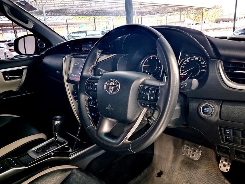    TOYOTA LEGENDER 2.8 V.4WD.ZIGMA4 ปี 2021   Mile 65,380 km. (1,250,000) 17