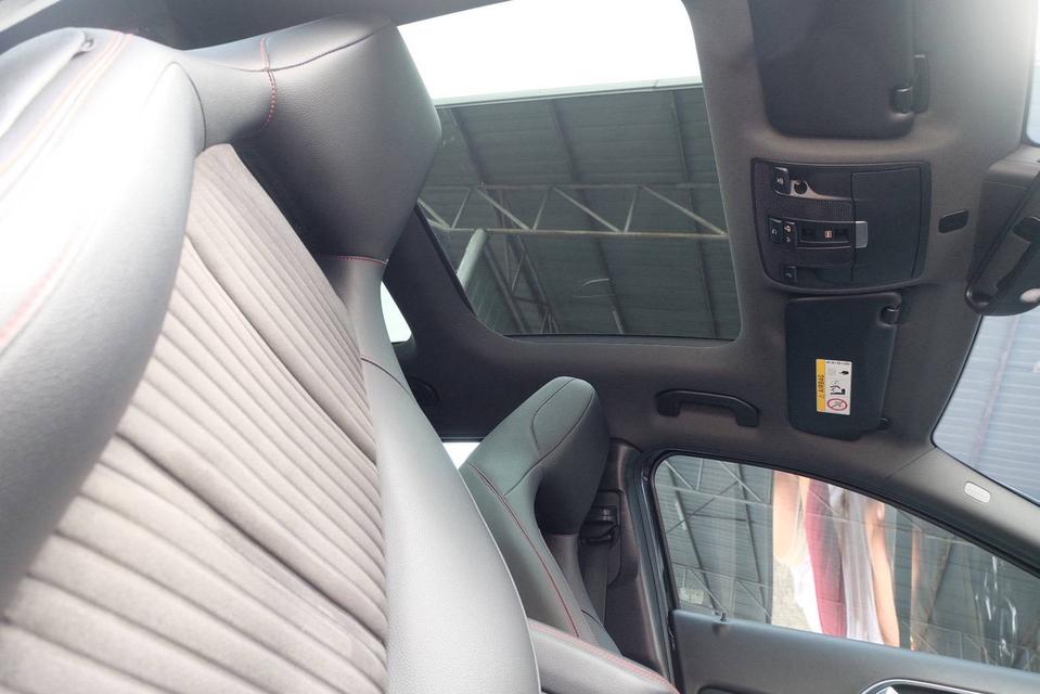 Mercedes-Benz GLA 250 AMG หลังคาแก้ว ปี 2020 Sาคาเพียง 798,000.- 16