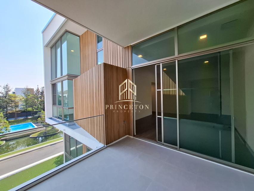 VIVE Rama 9 â Luxurious 3-Story Home in Modern Japanese Design 18