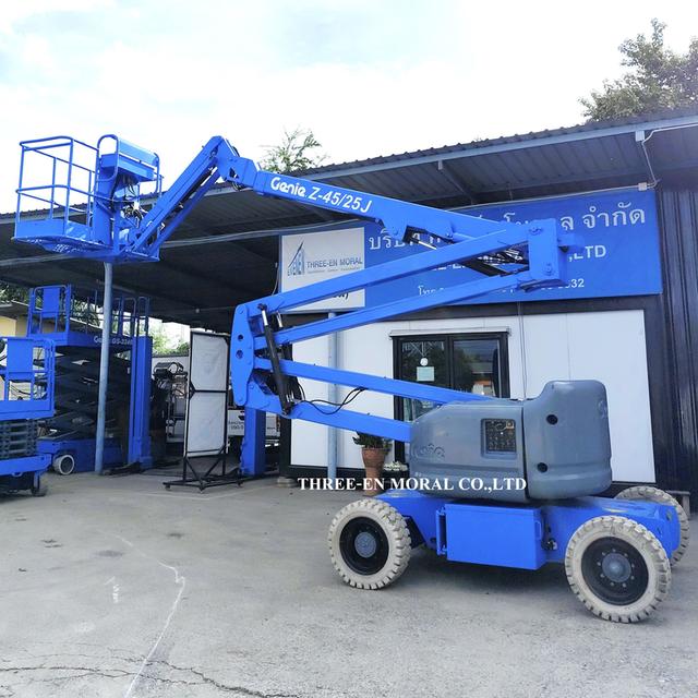 รถกระเช้า Boom Lift Genie Z-45/25J