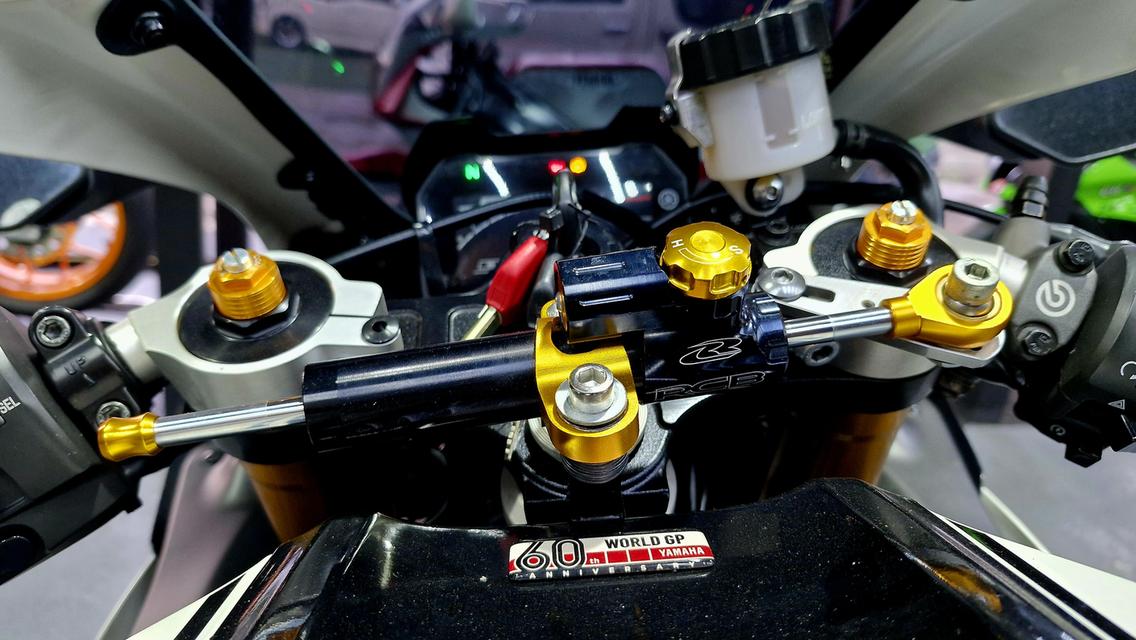 Yamaha R7 10
