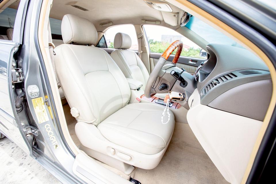 Toyota Camry 2.4Q สีเทา ปี 2004 สวยเดิม ออฟชั่นเต็ม 9