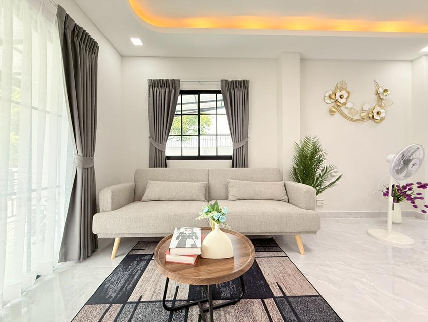 บ้านแฝด คลองสามวา เลียบคลองสอง ซาฟารีเวิลด์  หมู่บ้านพร้อมพัฒน์ 1 นัดชมบ้าน 085-318-6868 คุณวา 7