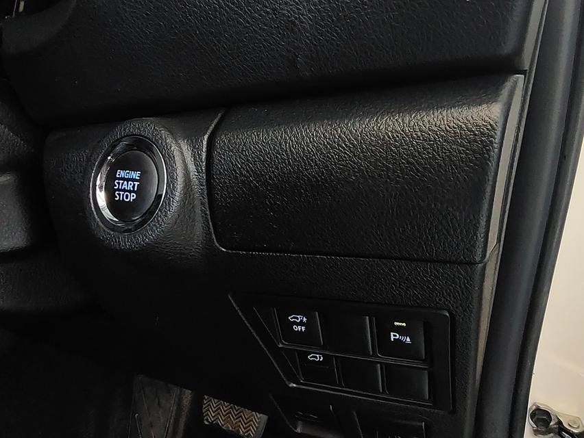FORTUNER LEGENDER 2.8 V 4WD ปี 2020 จด21 ✅ ฟรีค่าจัด-ค่าโอน ✅ ฟรีประกันภัย ✅ ฟรี พรบ 16