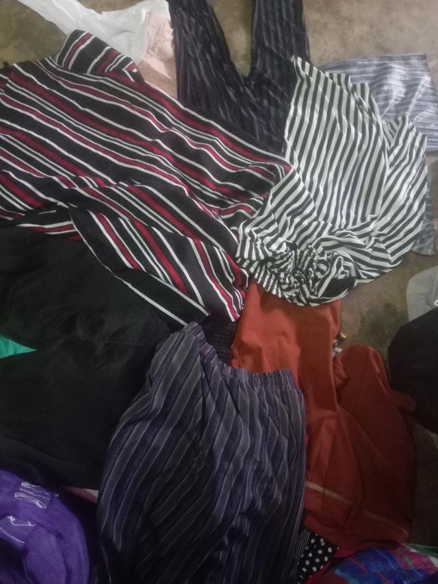 เสื้อผ้า