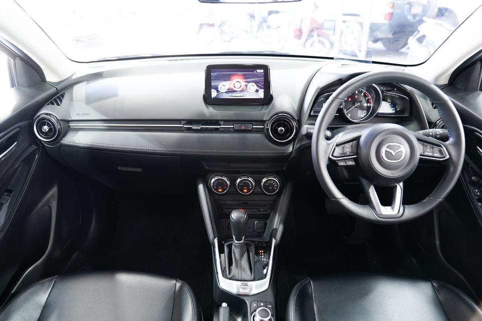 MAZDA 2 1.3 High Plus AT ปี 2019 สีเทา 12