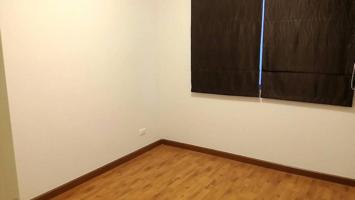 ให้เช่าทาวน์เฮ้าส์ใหม่ 2 ชั้น หมู่บ้านเดอะทรัสต์ ลำลูกกาคลอง 5 ใกล้ Big c วัดแจ้งวังหิน,บิ๊กซีคลอง5,มอเตอร์เวย์ บ้านหัวมุม  ไม่รับสัตว์เลี้ยง 15