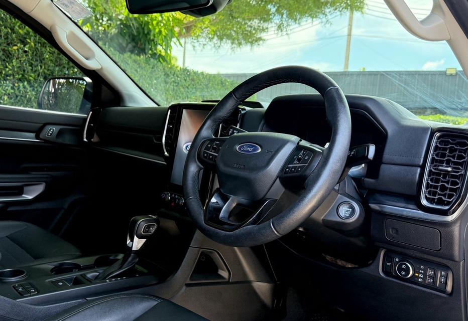 2023 FORD EVEREST 2.0 TURBO SPORT รถมือเดียวออกป้ายแดง รถวิ่งน้อย เข้าศูนย์ทุกระยะ ไม่เคยมีอุบัติเหตุครับ 9