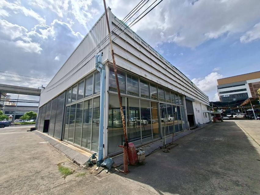 ให้เช่าโชว์รูม 1 ชั้น + ชั้นลอย ทำเลดี ติดถนนศรีนครินทร์ (N.1749) 5