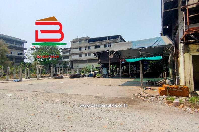 ที่ดินแปลงสวยพร้อมสิ่งปลูกสร้าง เนื้อที่ 2-3-33 ไร่ ซอยเทศบาลบางปู(โรงฟอกหนังกม.30) ถนนสุขุมวิท ต.ท้ายบ้าน อ.เมือง จ.สมุทรปราการ