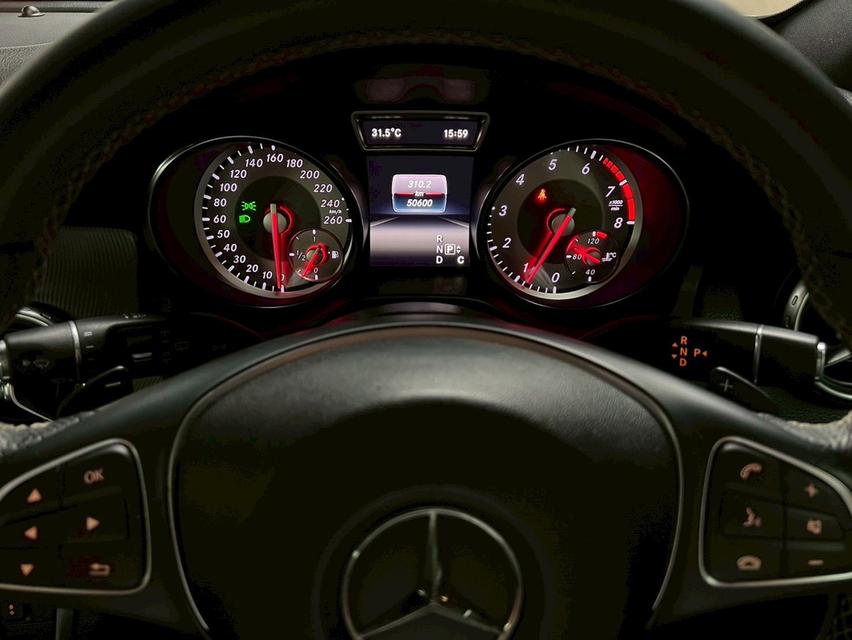 Mercedes-Benz GLA250 2.0 AMG Dynamic SUV 8