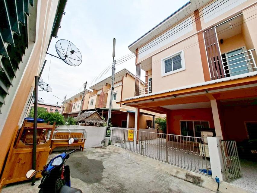 ขายบ้าน 2 ชั้น หลังริม บ้านผุดผ่อง ซอยพยอม7 ถนนเลียบคลองระพีพัฒน์ 2