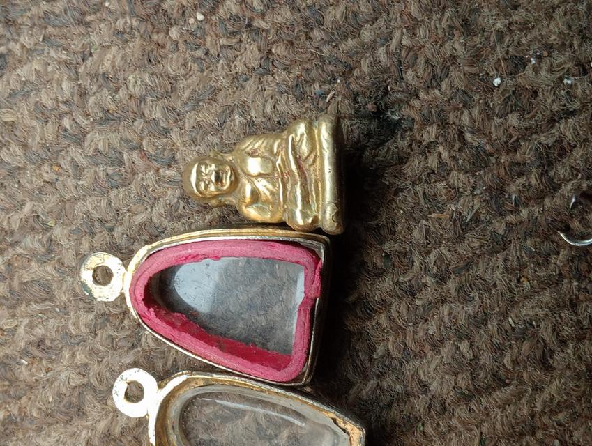 หลวงพ่อเงิน พิมพ์ขี้ตา3ชาย รูปที่ 2