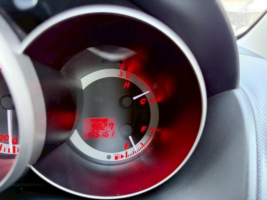 MAZDA3  2.0R SPORT TOP 2009 สีขาว MINOR CHANGE รูปที่ 8