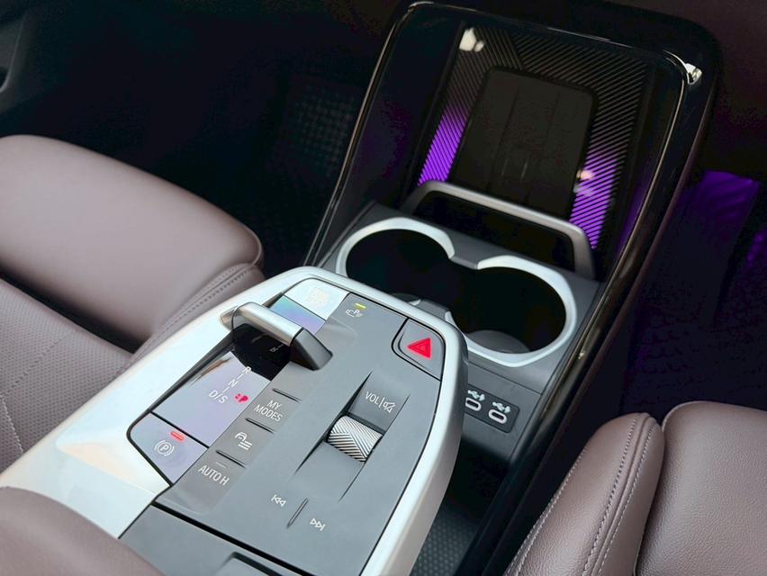 BMW X1 2.0i sDrive M sport ปี23 จด25 สีขาว รูปที่ 8