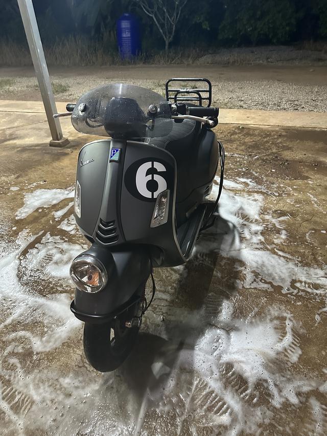 ขาย รุ่น Vespa Sei Giorni II Edition 300 HPE