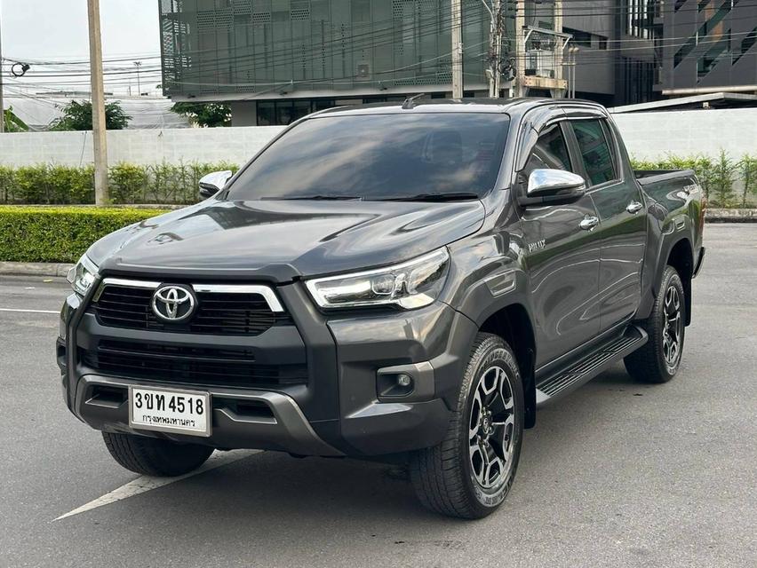 (รหัสรถ QT4518) TOYOTA HILUX REVO 2.4 MID PRERUNNER DOUBLE CAB เกียร์ M/T สีเทา-ดำ ปี 2022 จด 2022