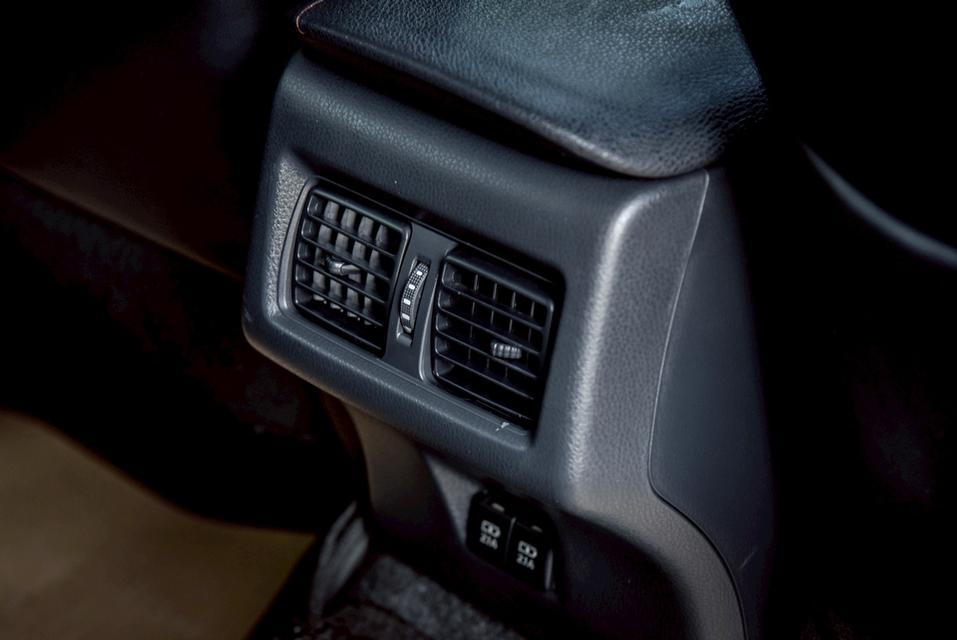 รหัสรถ CBL8684 TOYOTA  Camry 2.0 G AT 2020 10