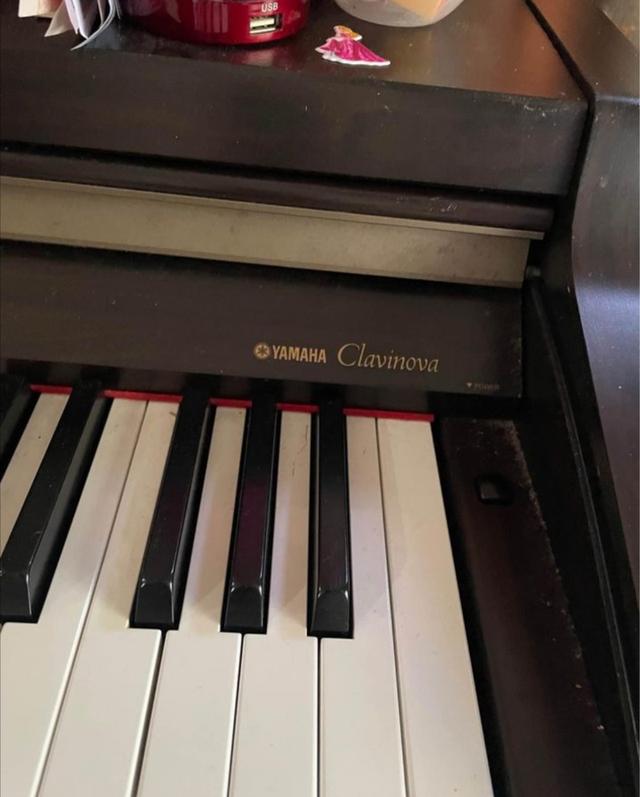 PIANO YAMAHA รุ่น Clavinova 2