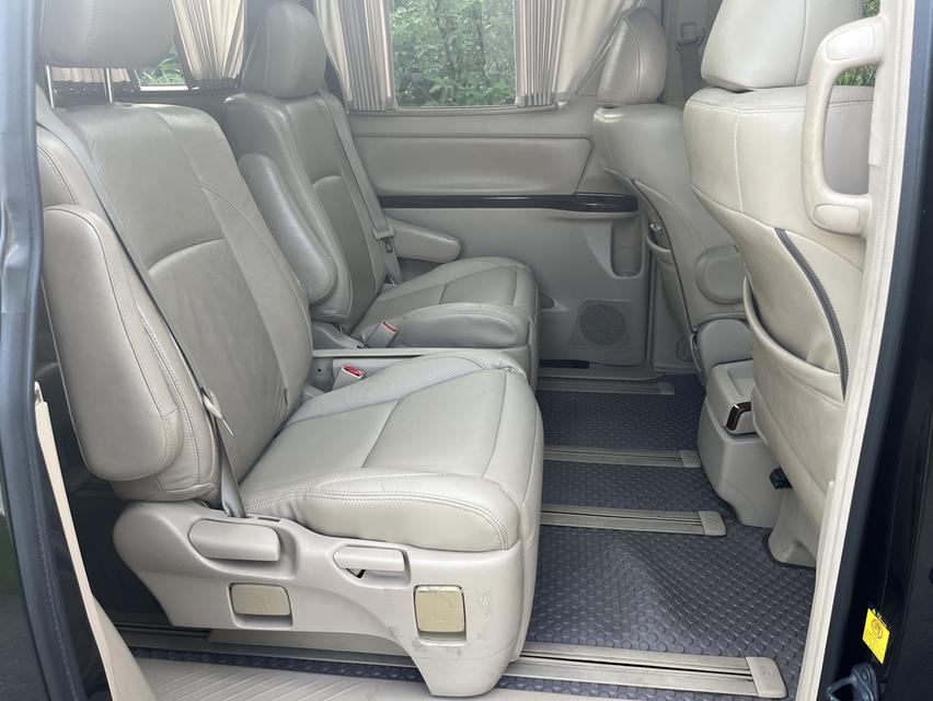 2011 Toyota Alphard 2.4 v ประตูไฟฟ้าทั้งสองข้างหลังคาสันรูฟกล้องมองหลัง ขาย549000 จอดมีนบุรี กทม เอกสารครบ สอบถาม 08 5  33  7  55  3  7 7