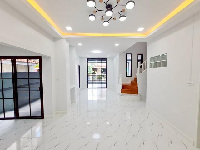 บ้านรีโนเวทใหม่ วรารักษ์ รังสิต คลอง 3 พร้อมเข้าอยู่ เดินทางสะดวก ใกล้ฟิวเจอร์พาร์ค รังสิต ตลาดไท 3