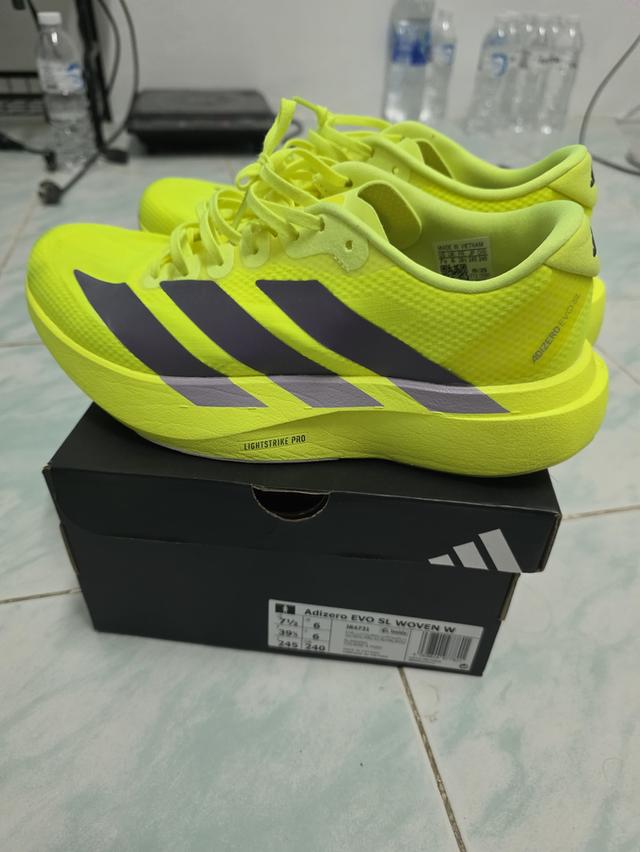 รองเท้า Adidas EV SL size 39