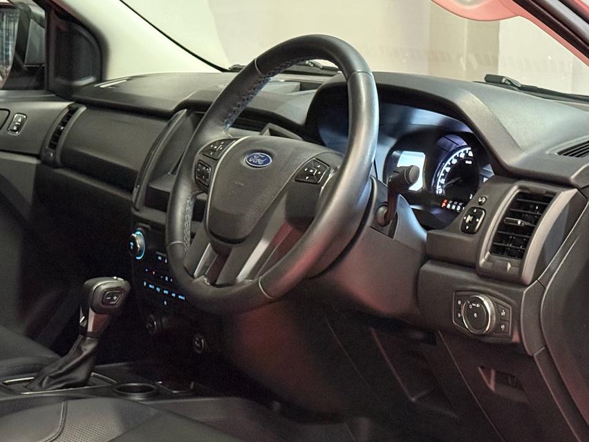 2020 FORD EVEREST 2.0 รถมือเดียวออกป้ายแดง รถวิ่งน้อย สภาพป้ายแดง  เข้าศูนย์ทุกระยะ รถไม่เคยมีอุบัติเหตุครับ 13