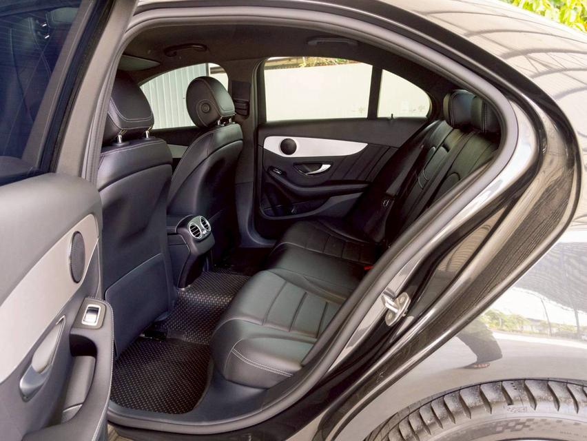 Mercedes Benz C300e AMG SPORT  ปี จด 2022 11