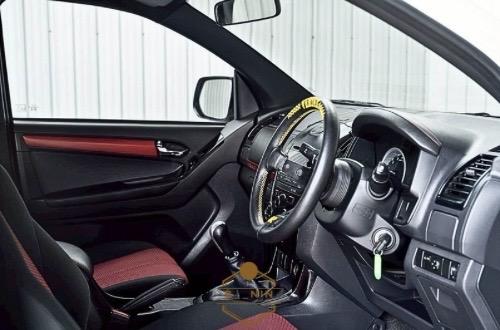 รถยนต์ isuzu 8
