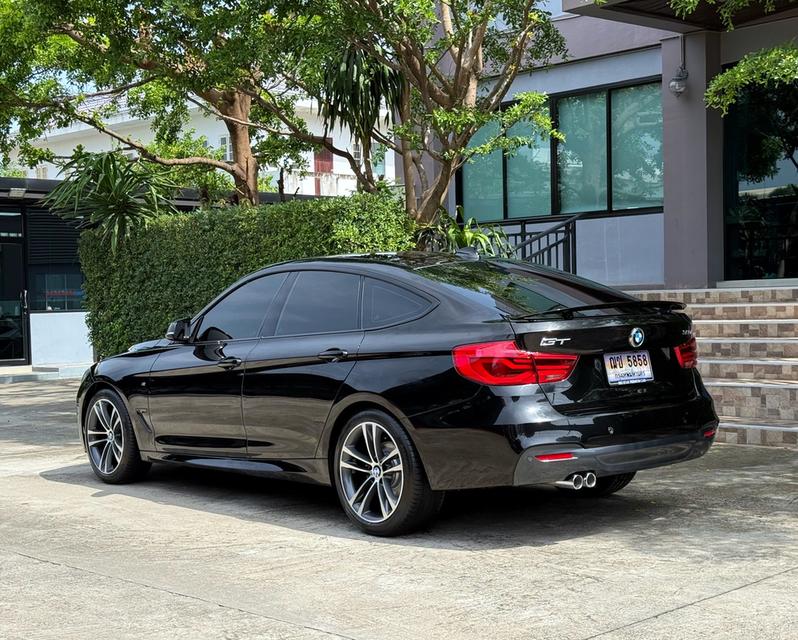 2020 BMW 320D GT MSPORT รถมือเดียวออกป้ายแดง รถวิ่งน้อย เข้าศูนย์ทุกระยะ ไม่เคยมีอุบัติเหตุครับ 6
