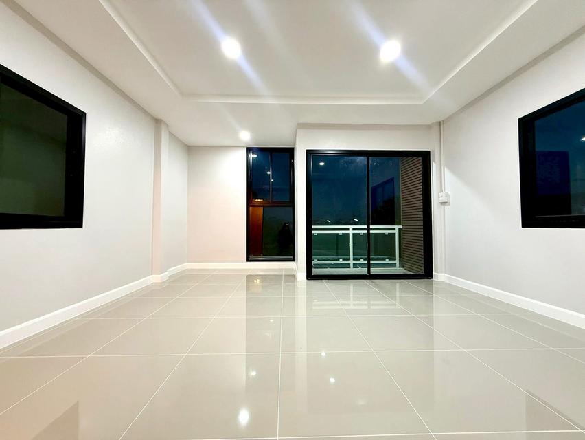 หมู่บ้านสิรารมย์ หมู่บ้านสิรารมย์ 11