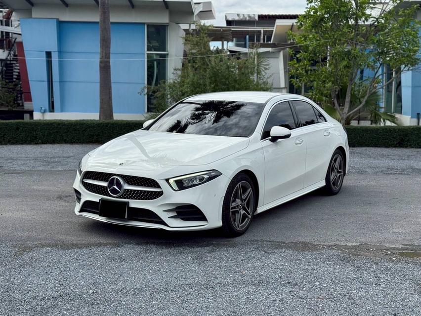 Benz A200 AMG 2022 รถสภาพป้ายแดง แต่ประหยัดไปถึง 1 ล้านบาท
