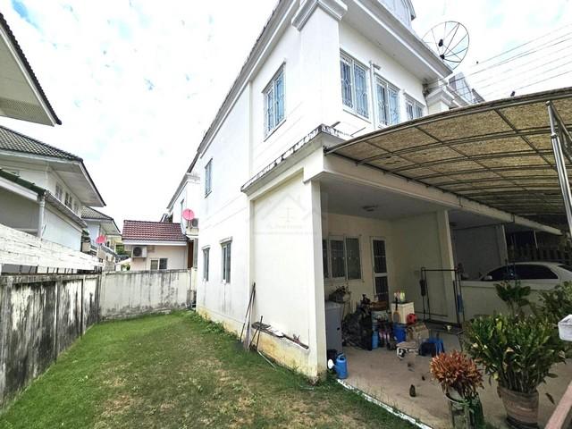 ขายทาวน์โฮม 2 ชั้นหลังมุม 40 ตรว. หมู่บ้าน ดิ เอ็กซ์คลูซีฟ The Exclusive นวลจันทร์ 56 ทำเลดี เดินทางสะดวก ใกล้ทางด่วน 1