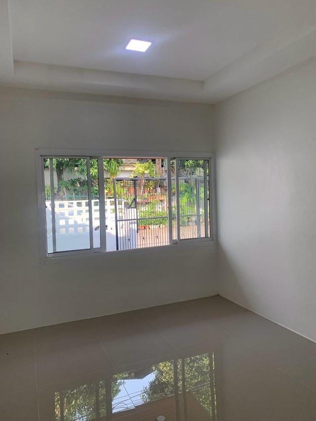 💸 บ้านแฝดรีโนเวทใหม่ทั้งหลัง ราคานี้คุ้มมาก! ลดจริง 300,000 บาท 13