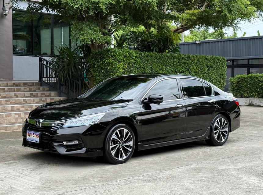 2017 HONDA ACCORD HYBRID TECH รถสภาพสวย สมบูรณ์ วิ่งน้อยเพียง 80,000 กม รถเข้าศูนย์ทุกระยะ ไม่เคยมีอุบัติเหตุครับ 7