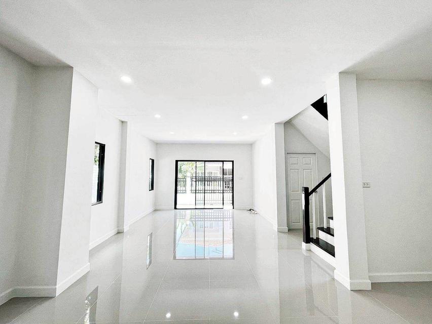 ขายถูกมาก บ้านสวย รีโนเวทใหม่ บุรีรมย์ วงแหวน ปิ่นเกล้า 7