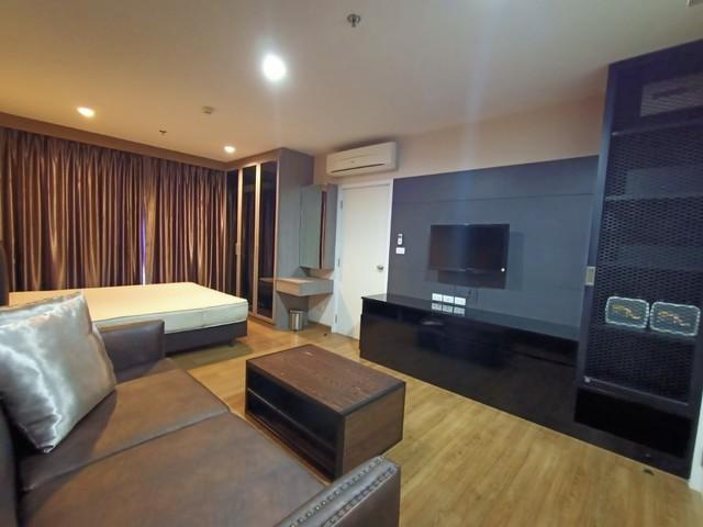 เช่าถูก 9,000 บาท ** สตูดิโอ ** รหัส 180203 ** The Tree Interchange Condo ** ติดรถไฟฟ้า เตาปูน / บางโพ ** 088-398-3835 MR.BOAT 2