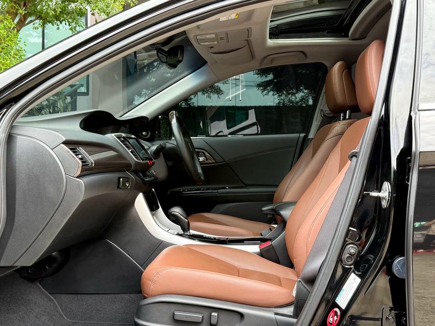 2017 HONDA ACCORD HYBRID TECH รถสภาพสวย สมบูรณ์ วิ่งน้อยเพียง 80,000 กม รถเข้าศูนย์ทุกระยะ ไม่เคยมีอุบัติเหตุครับ 13