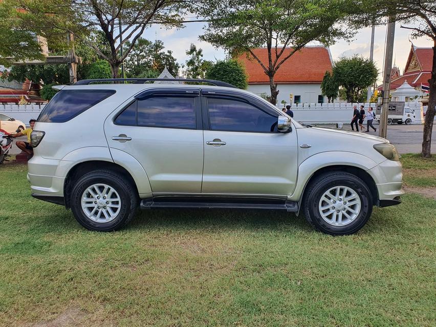 Toyota Fortuner ปี 2010 เครื่องเบนซิน 2.7 Auto 3