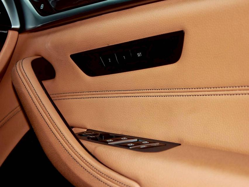 ขาย BMW 530e Elite ปี20 16