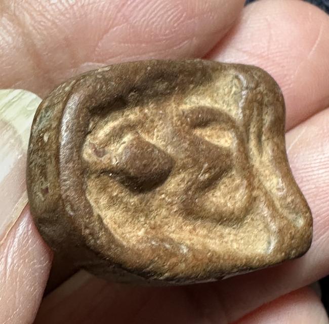 พระกำแพงซุ้มกอ พิมพ์กลาง